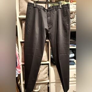 Haggar Men's Sleek Black Dress Pants